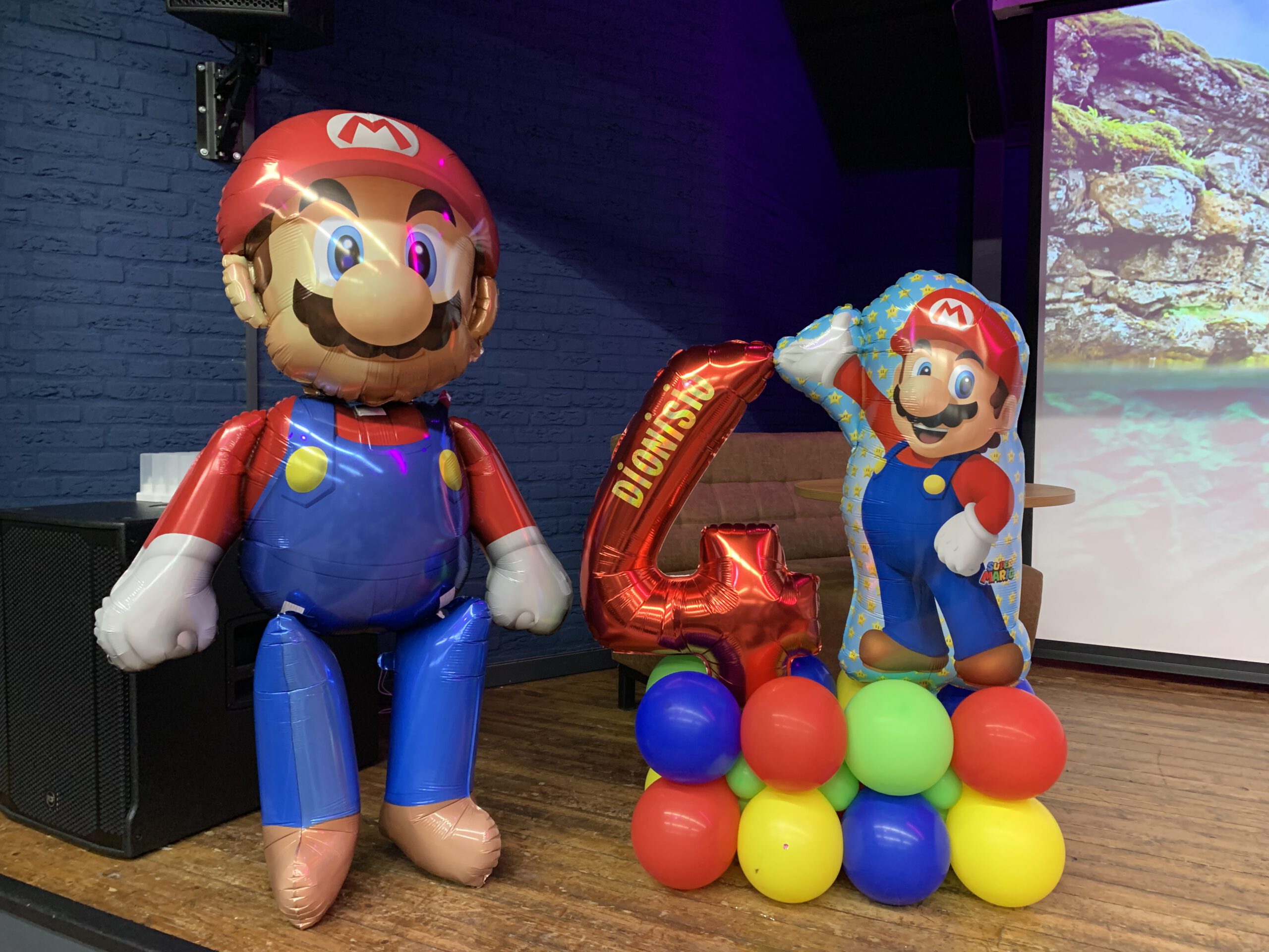 Embryo ik heb nodig veer Airwalker Super Mario -Leeg of Gevuld met helium - B-balloons