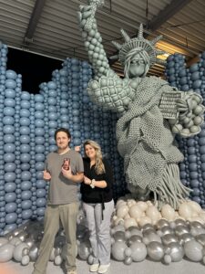 Vrijheidsbeeld gemaakt voor bloem World adventure en lunchen samen met Wim vogel gijs de Smed Birgit bourgonje